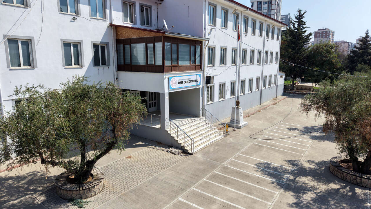 1 öğretmen ve 9 öğrenciye mezar olan okul hakkında yeni karar 7